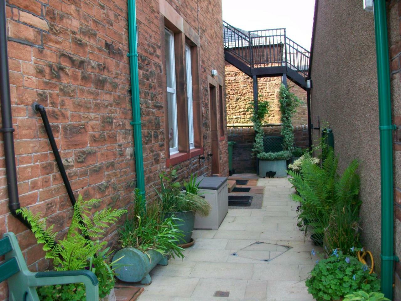 Upstairs, Downstairs At Epworth House Villa Penrith Exterior photo